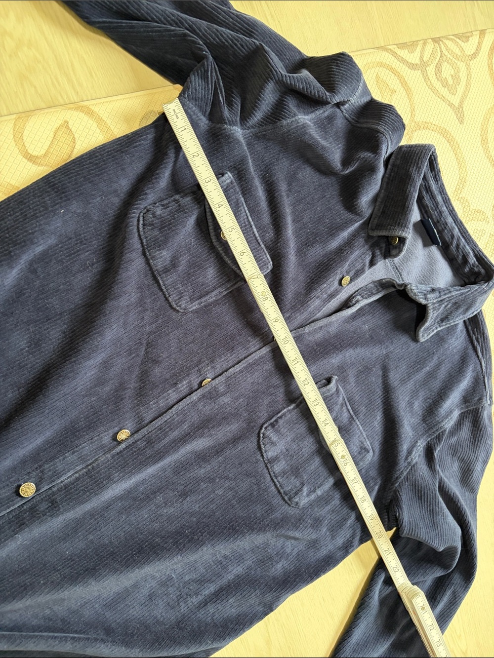 Cherokee soft button up medium - Picture 5 of 6